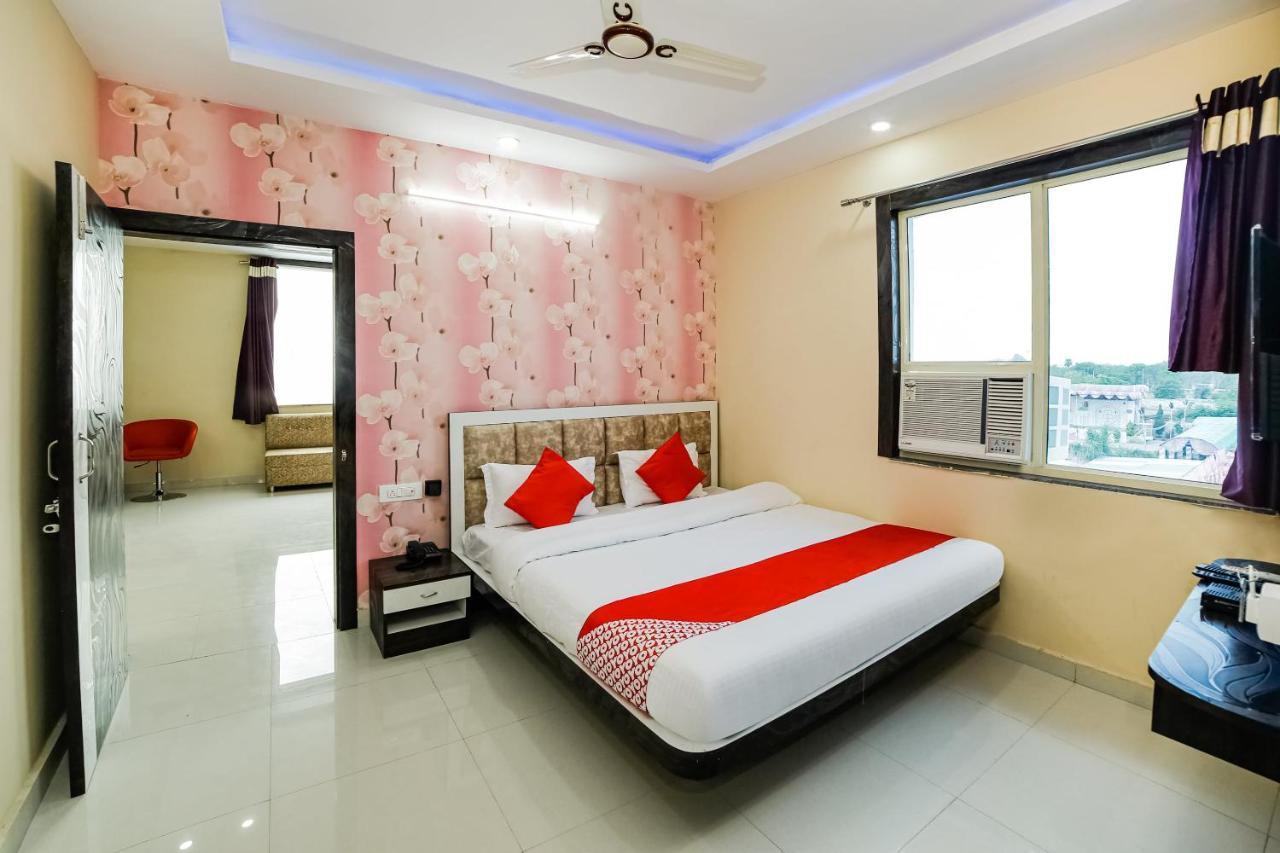 Oyo 41923 Prema Kunj Resort Джханси Экстерьер фото