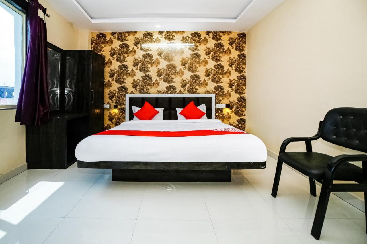 Oyo 41923 Prema Kunj Resort Джханси Экстерьер фото