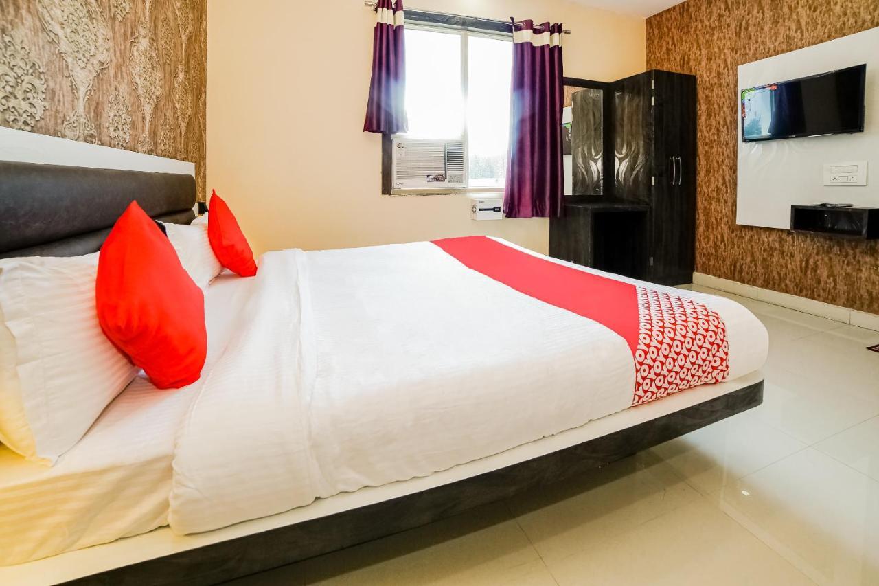 Oyo 41923 Prema Kunj Resort Джханси Экстерьер фото