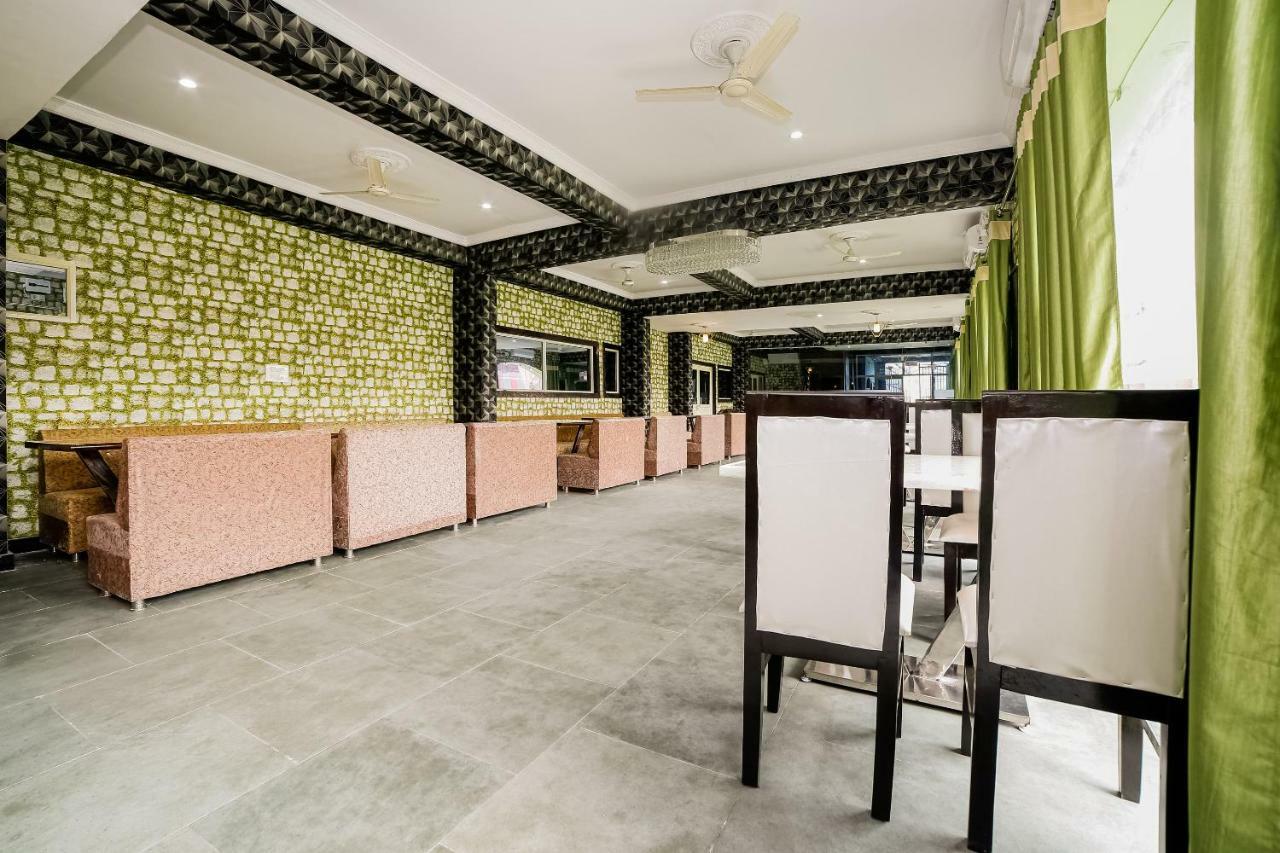 Oyo 41923 Prema Kunj Resort Джханси Экстерьер фото